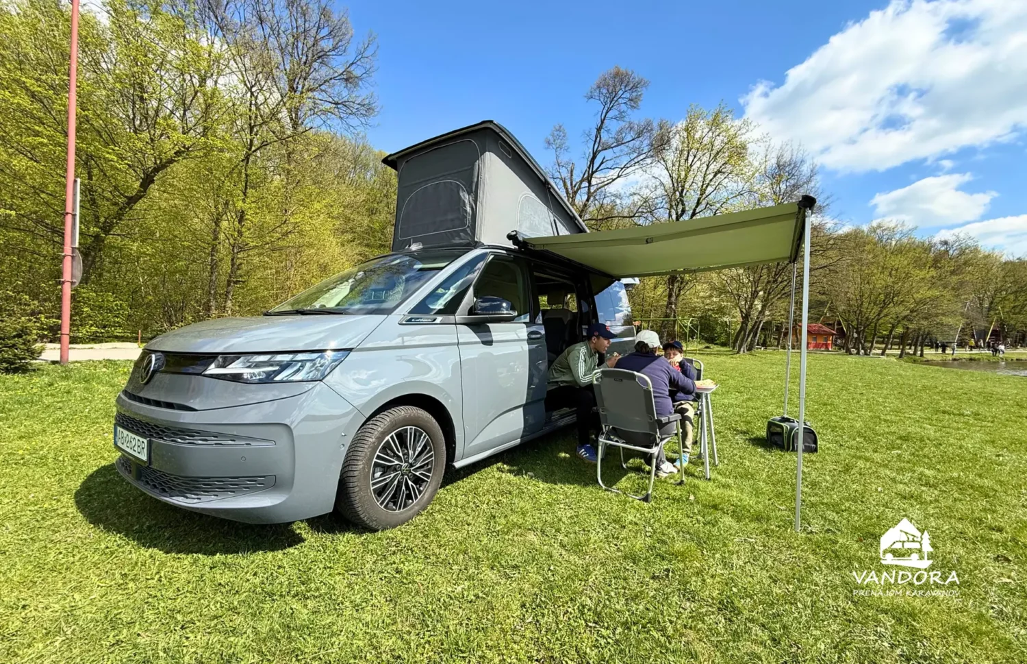 VW California T7 Beach Camper s markízou a vonkajším sedením